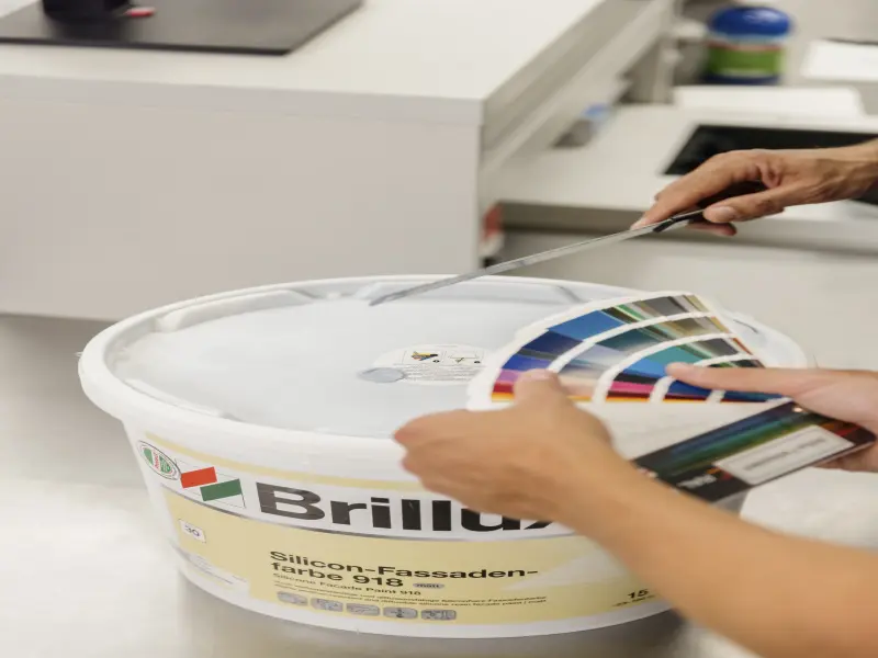 ein Brillux Produkt auf einer Baustelle
