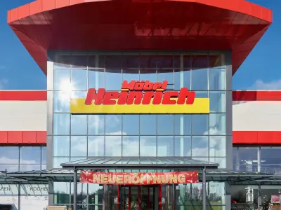 Möbel Heinrich Gebäude Vorderansicht