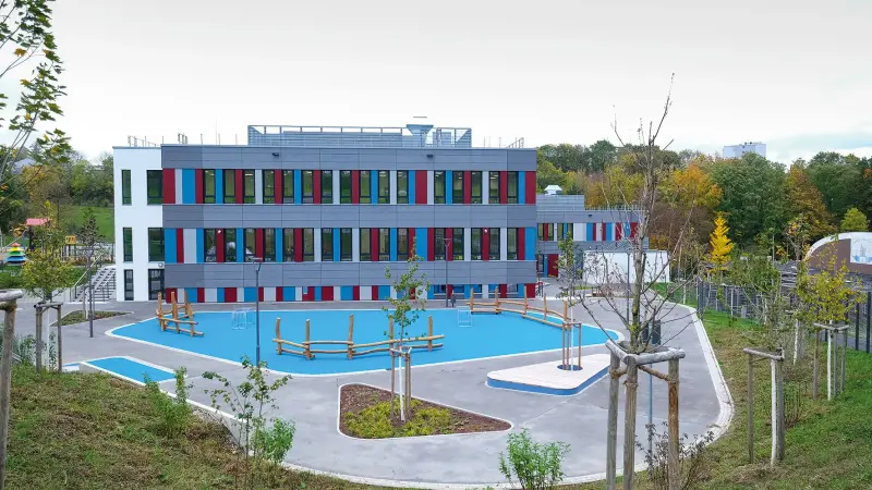 Außenansicht Schulgebäude 