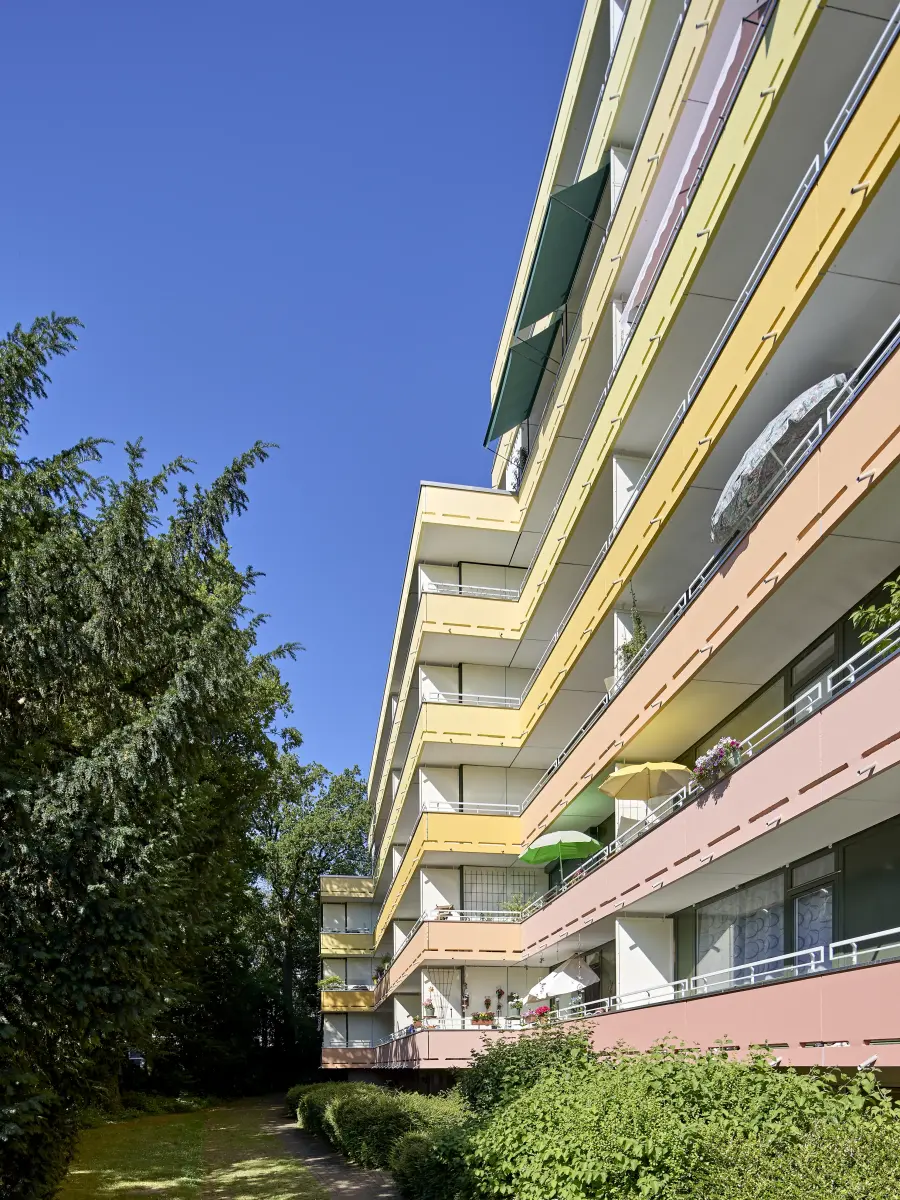 Wohngebäude von außen 3