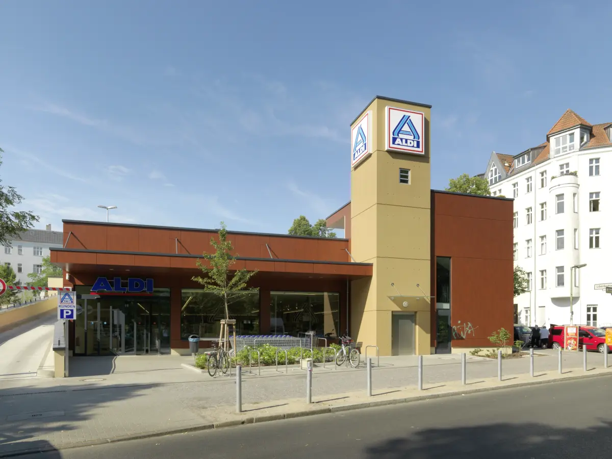 Ansicht Aldi Gebäude von vorne