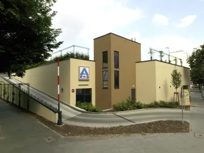 Aldi Filiale beige Gebäude von außen