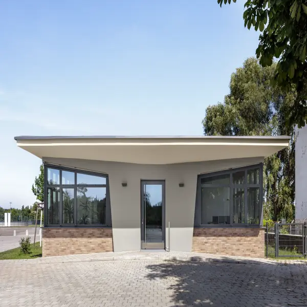 Ein Haus mit weißem Klinker