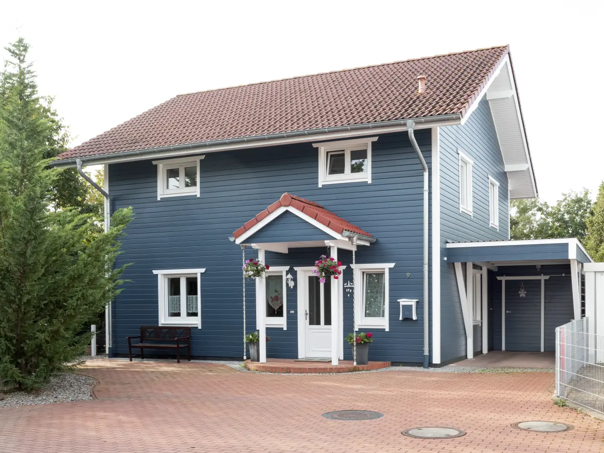 Saniertes Wohnhaus aus Holz 1