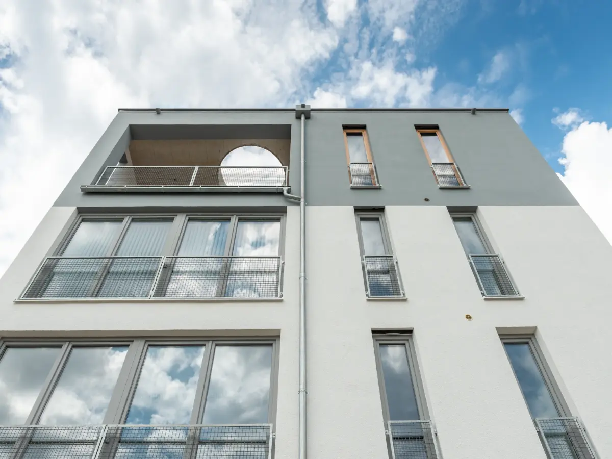 Gebäude von unten fotografiert