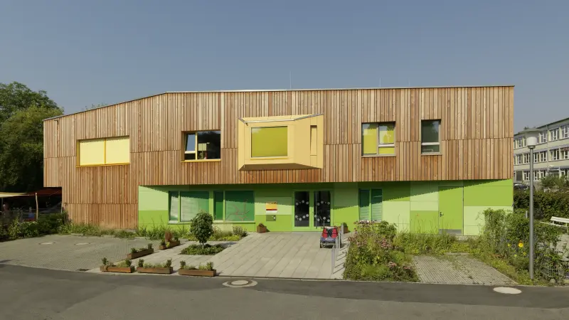 Außenfassade Holz Kindertagesstätte Grunaer Käfer