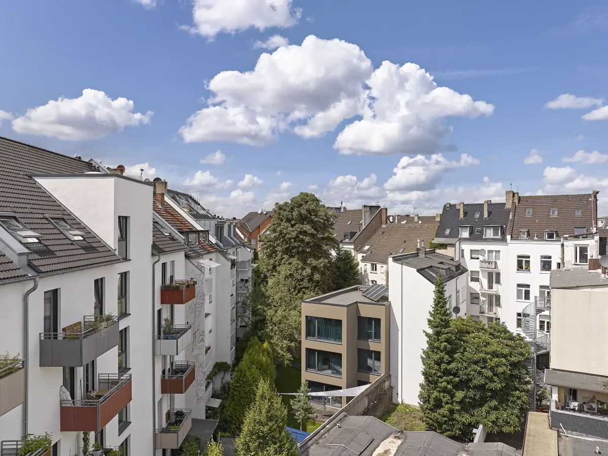 Wohnhaus von außen in Wohngegend