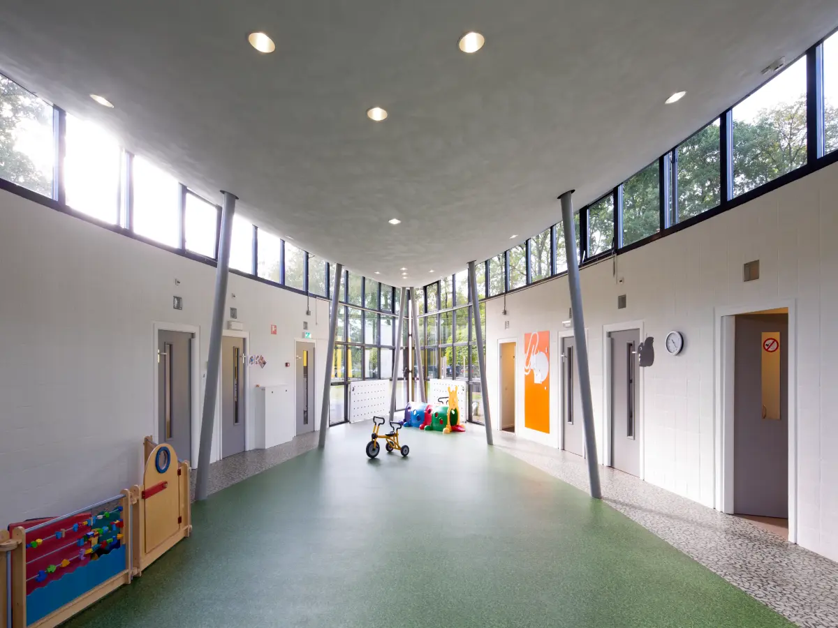 Eingangsbereich mit Glasfassade