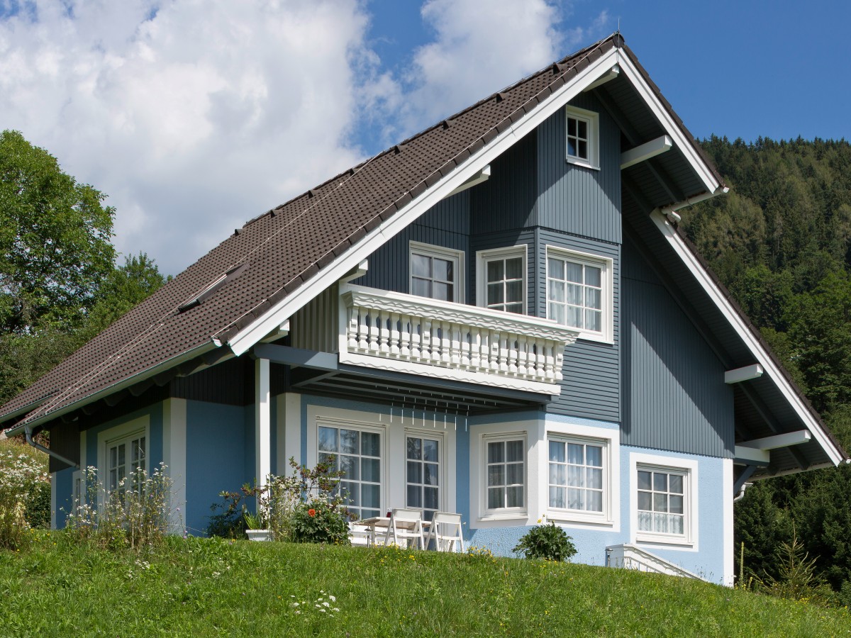 Holzhaus in Blau