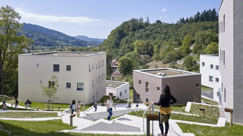 Außenansicht des Ein-/Mehrfamilienhauses