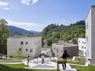 Außenansicht des Ein-/Mehrfamilienhauses