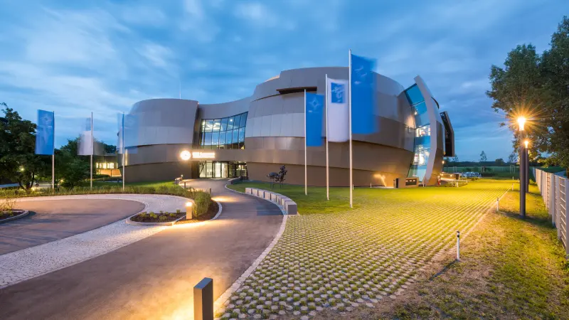 Außenansicht eines Observatoriumsgebäudes