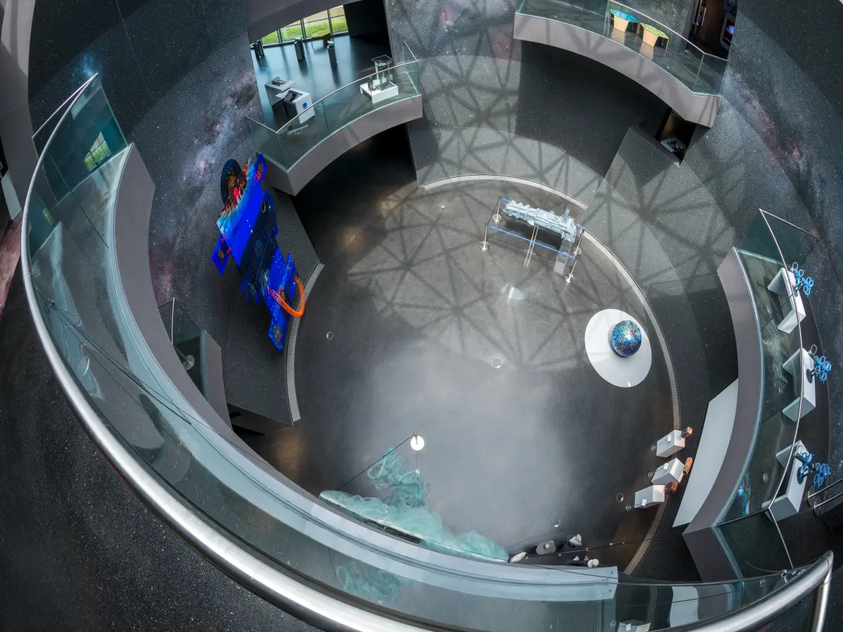 Innenraum eines Observatoriumsgebäudes