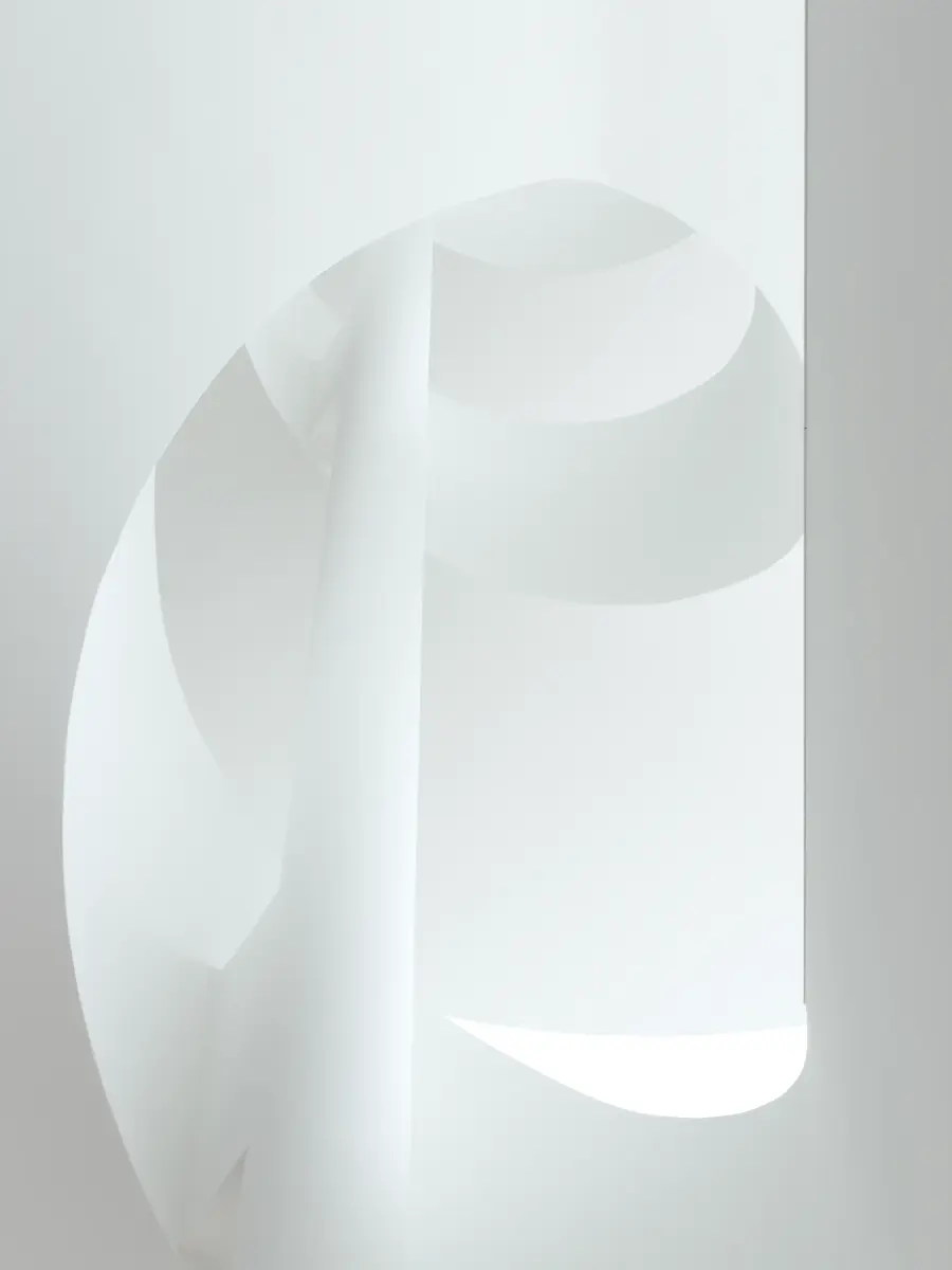 eine weiße Treppe