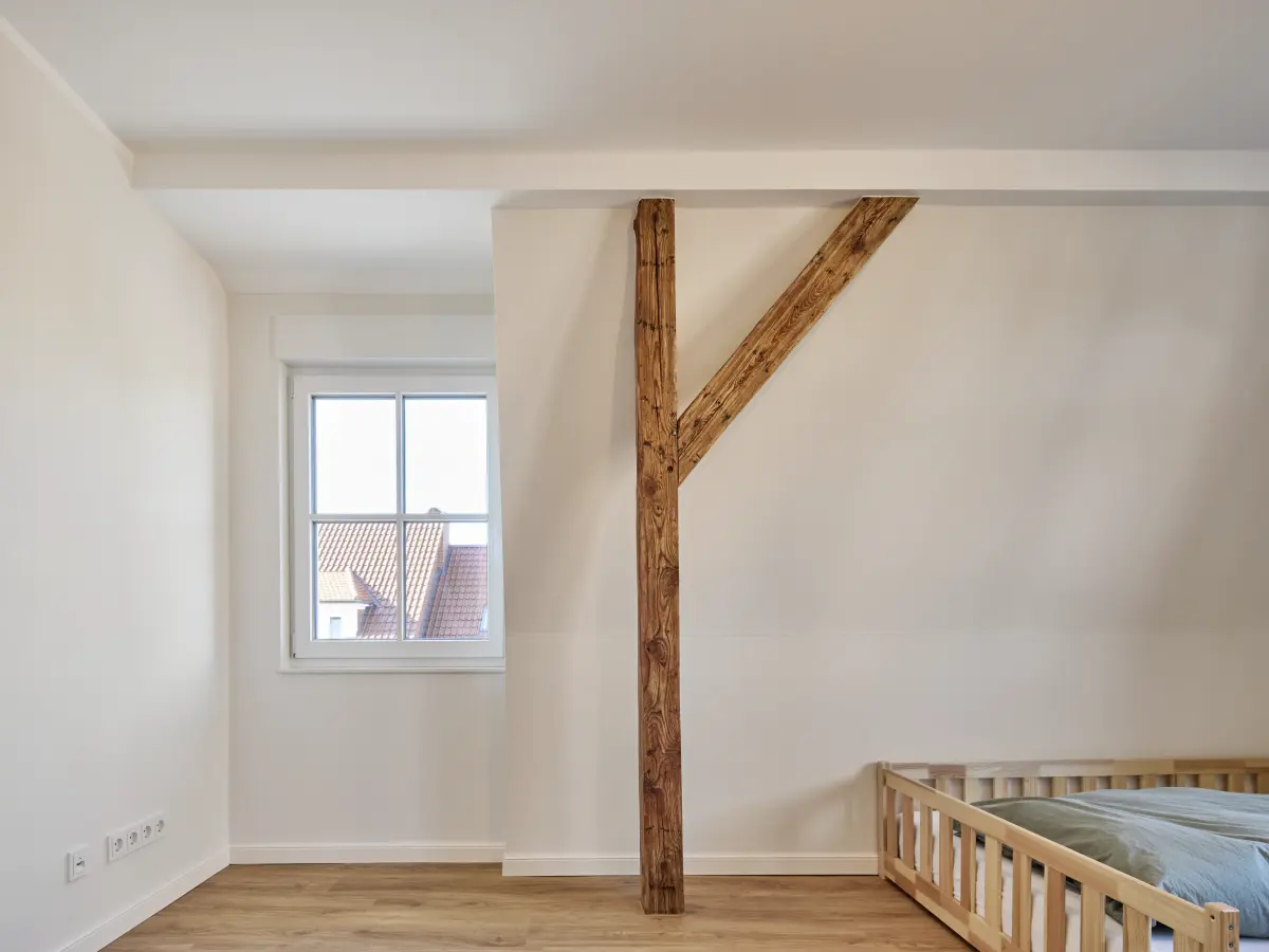 Holzstütze innen