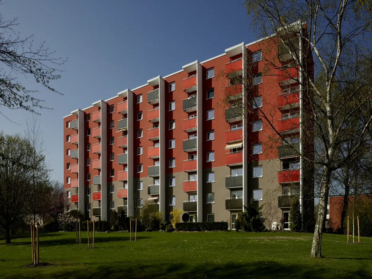 Rotes Mehrfamilienhaus in Hamburg 3