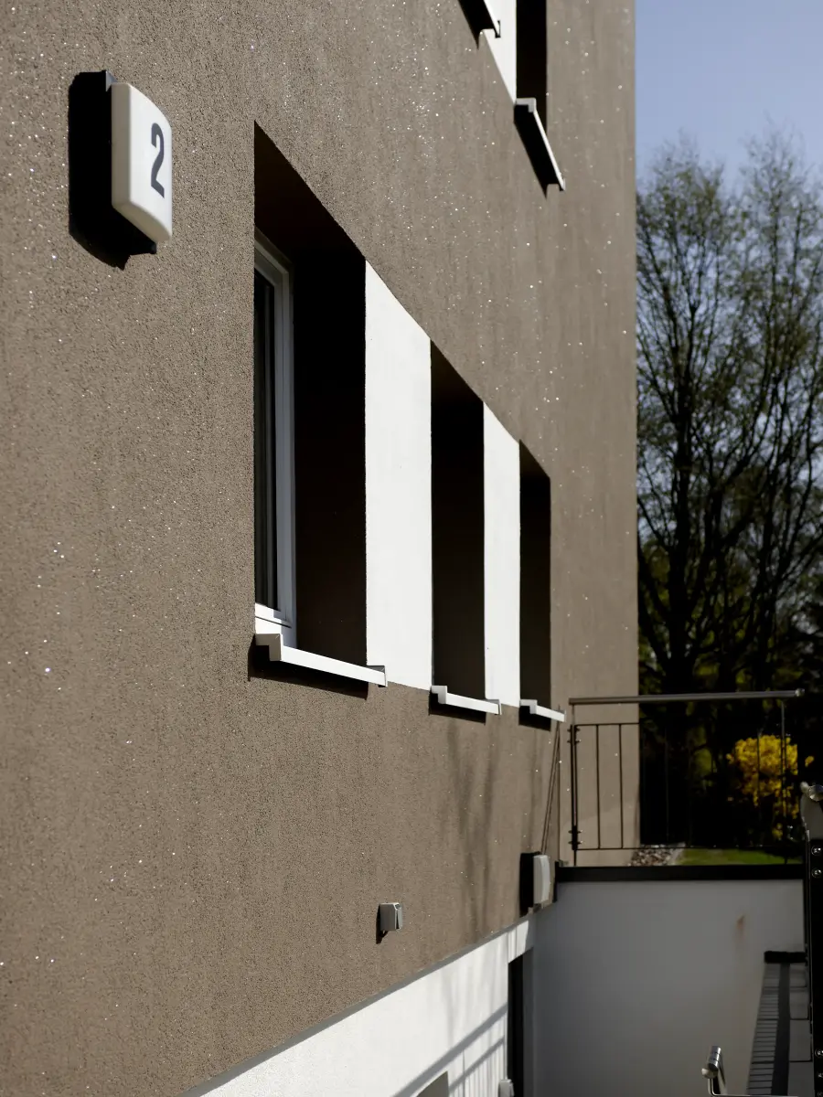 Rotes Mehrfamilienhaus in Hamburg 4