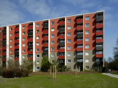 Rotes Mehrfamilienhaus in Hamburg