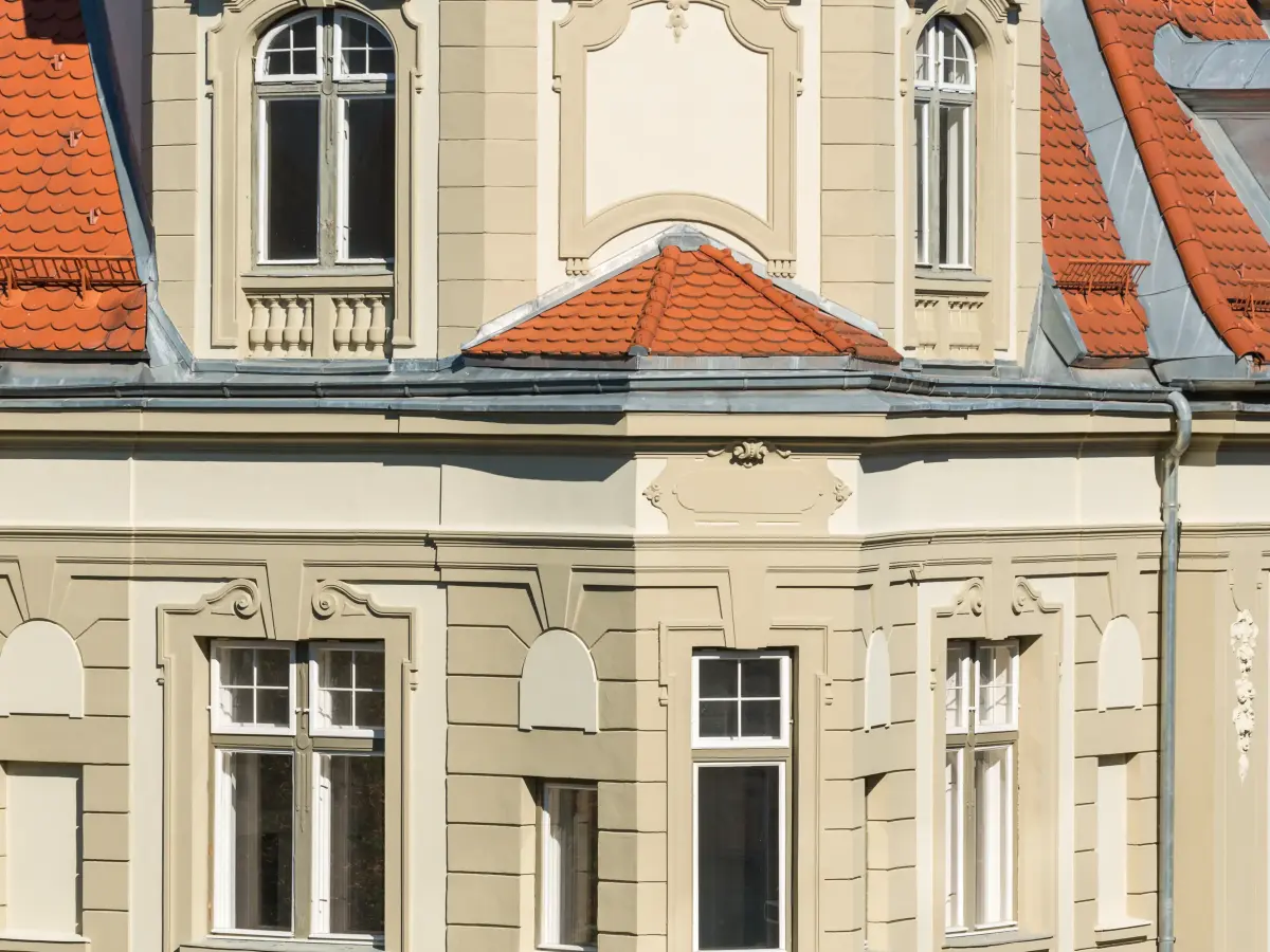 Fassade der Gründerzeitvilla in Innsbruck. 