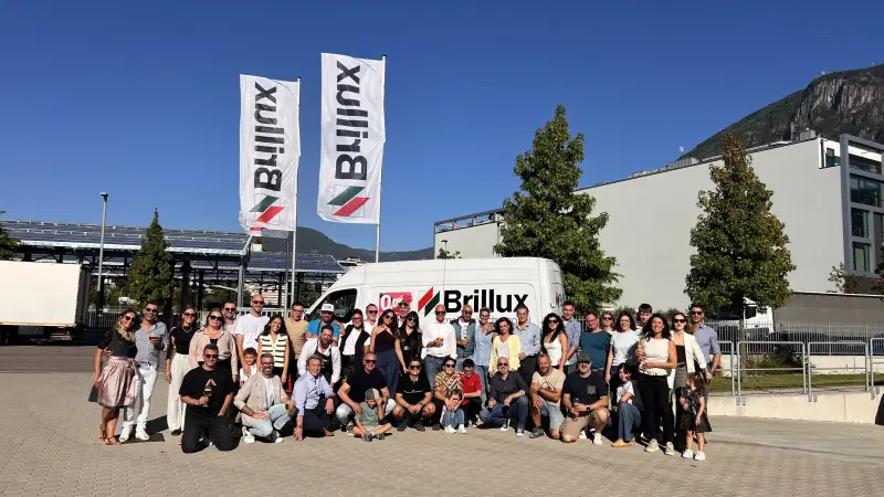Foto di gruppo dei collaboratori in Italia