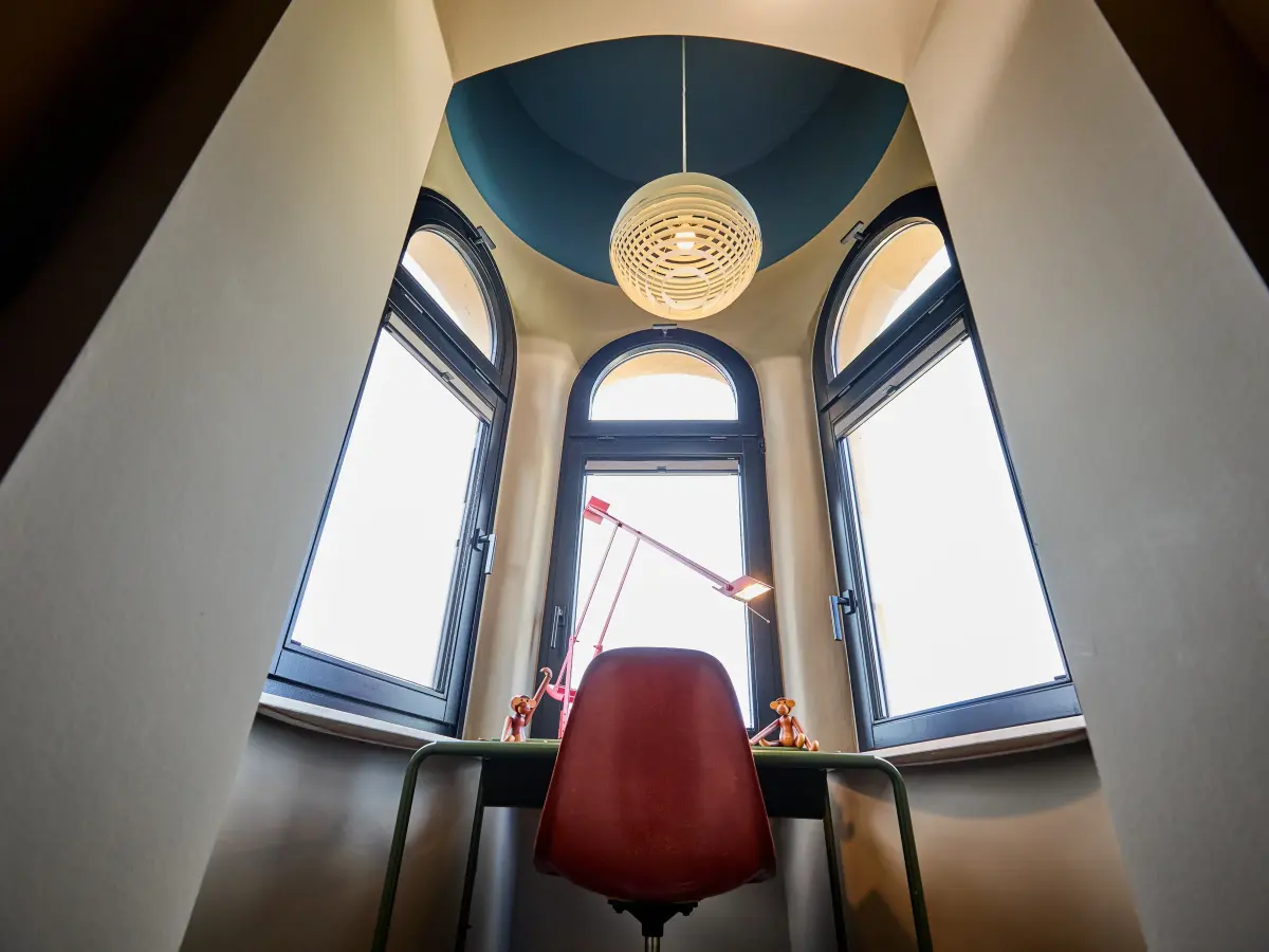 Erker mit Decke in Petrol