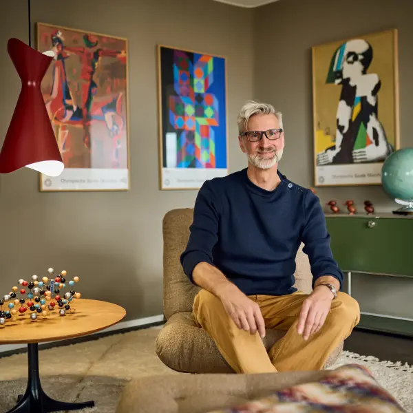 Matthias lächelt in die Kamera