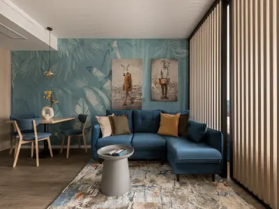 Ein Wohnzimmer, in Braun- und Erdtönen gehalten