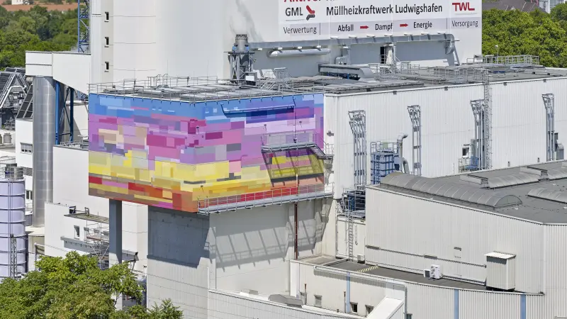 Bunter Bunkerkopf im Hafengebiet