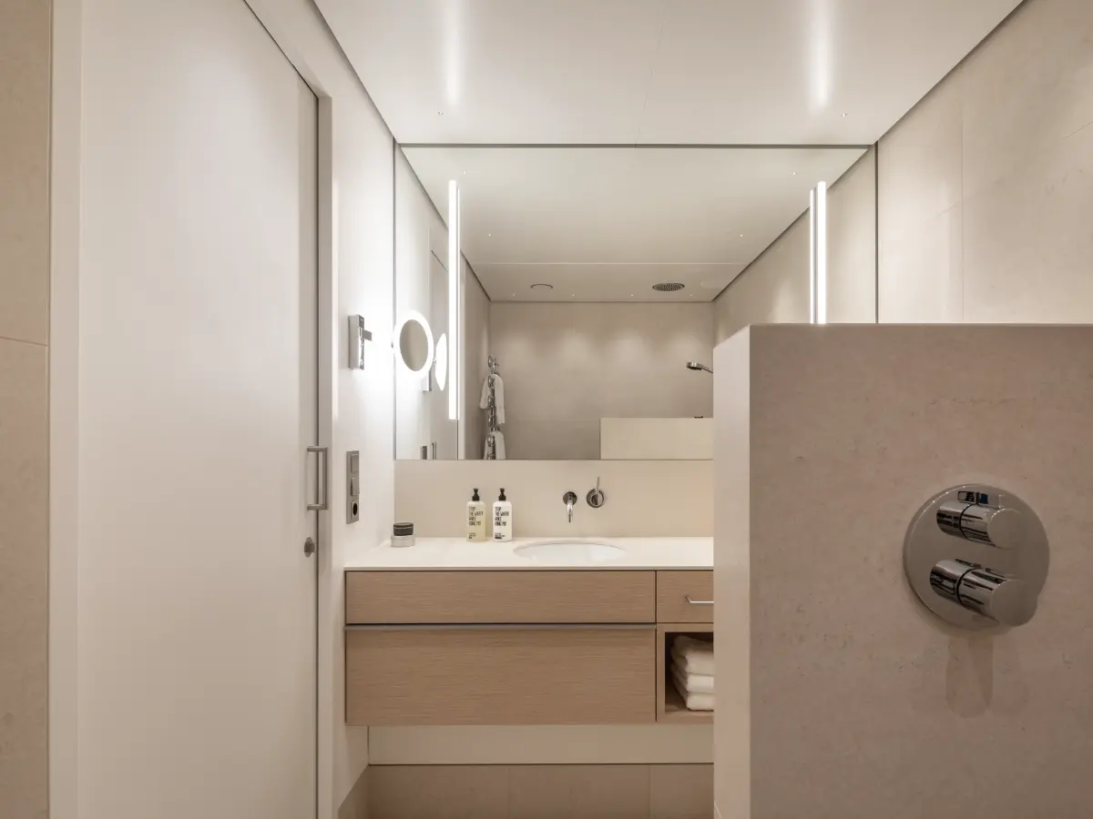 modernes Badezimmer
