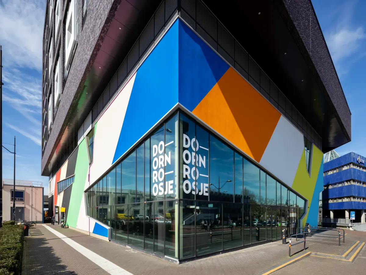 Verglaste Gebäudeecke