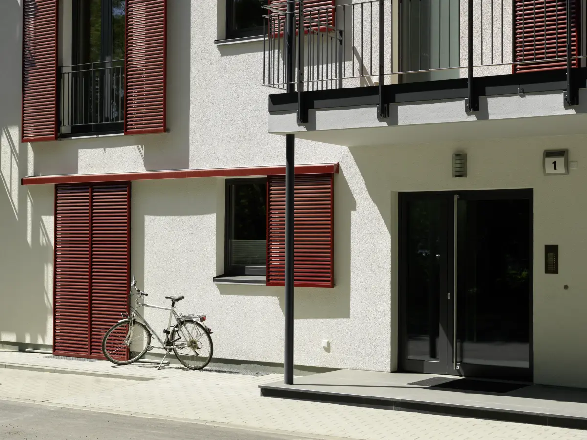 Detailansicht des Eingangsbereiches – Wohnhaus An der Sandscholle, Potsdam 12
