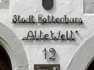 Stadt Rottenburg als Schriftzug an dem Gebäude