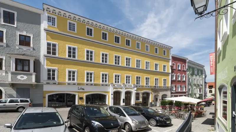 Gesamtansicht des Stadthauses in Schärding. 
