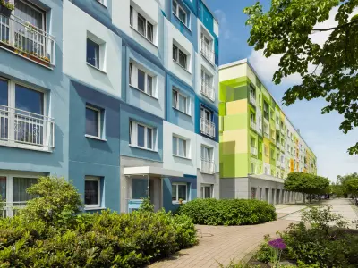 eine bunte Wohnsiedlung