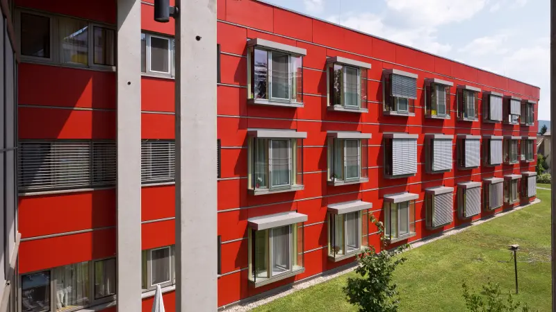 Ansicht Fassade des NÖPflege- und Betreuungszentrum in Stockerau