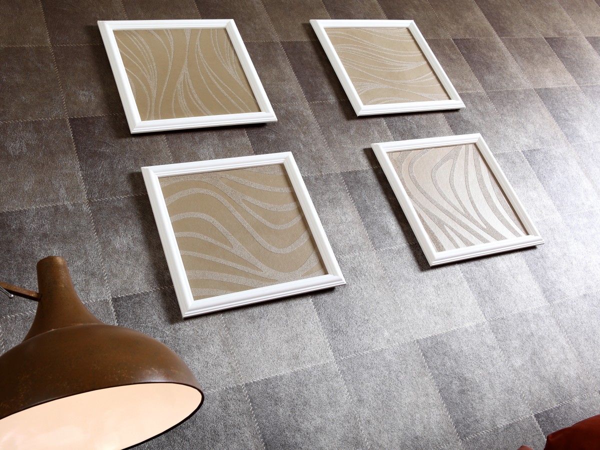 Myhome-Tapete mit Zierleisten