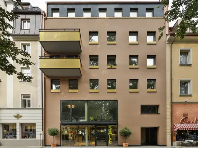 Frontale Ansicht des Hauses in der Gapstraße in Traunstein. 