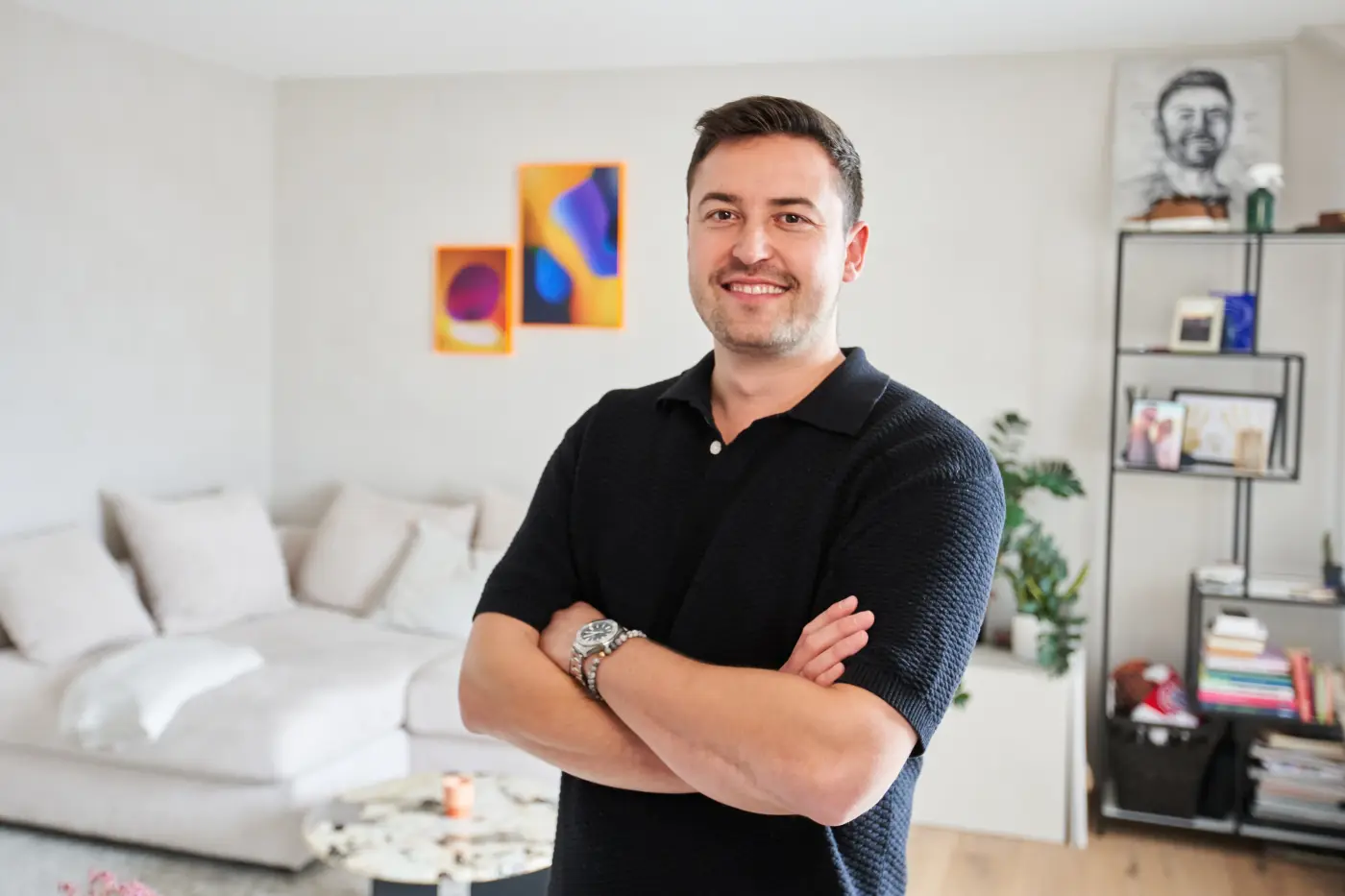 Philipp schaut in die Kamera