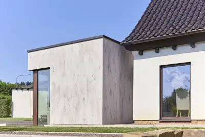 Haus mit Besenstrich