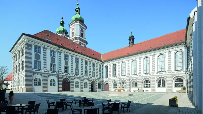 gepflasterten Innenhof eines der Gebäudekomplexe