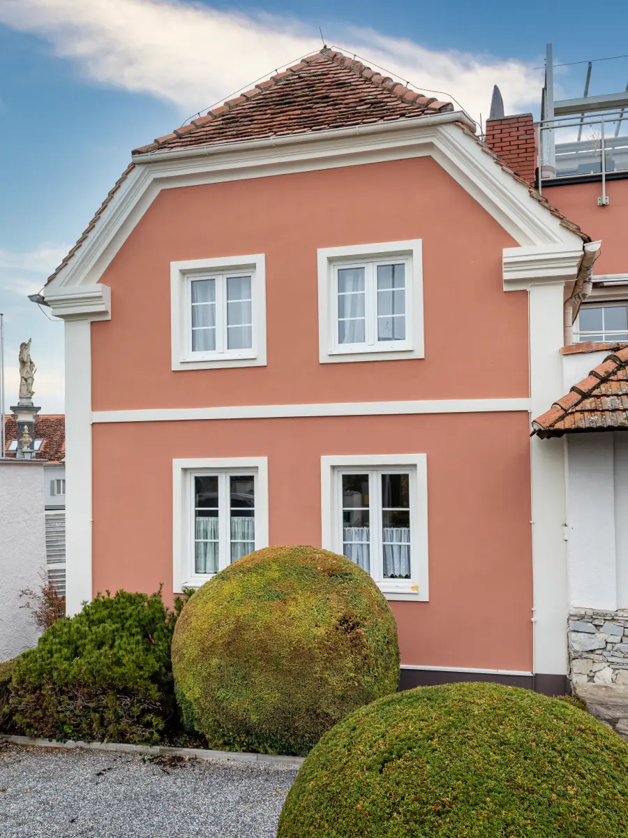 Rückansicht des Mehrfamilienhauses in Weiz 