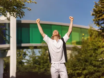 jubelnder Meisterschüler