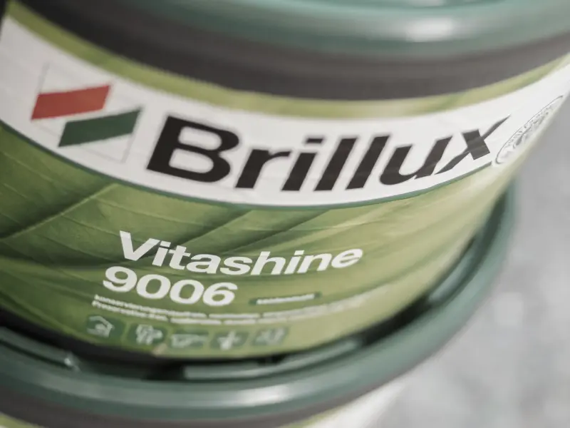 Farbeimer mit Brillux-Vitashine