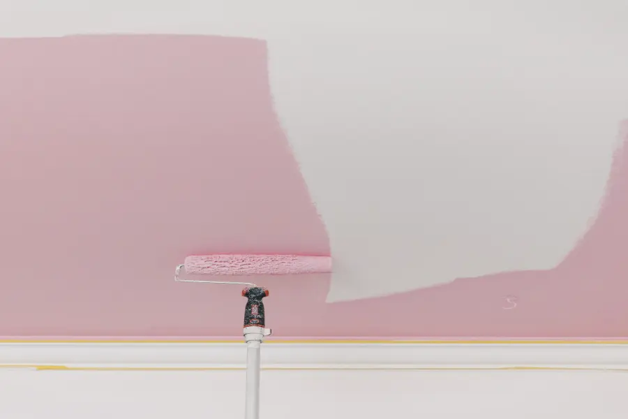 Pinkfarbene Wandfarbe