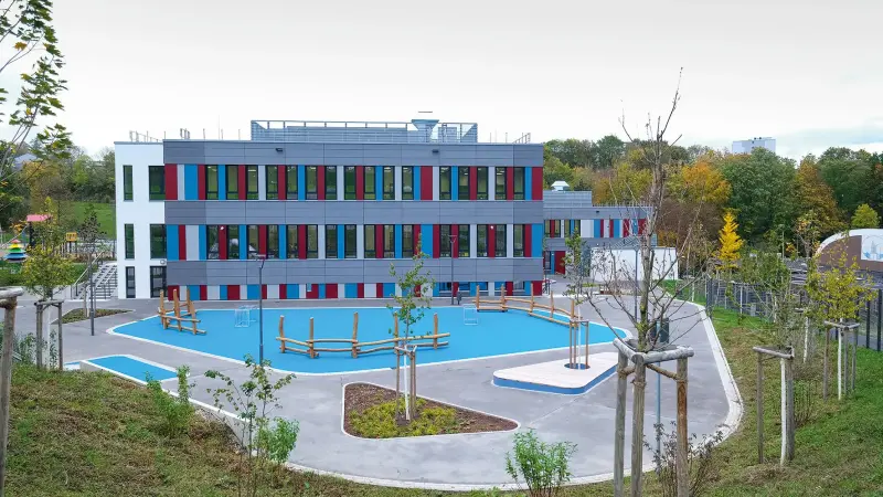 Außenansicht Schulgebäude 