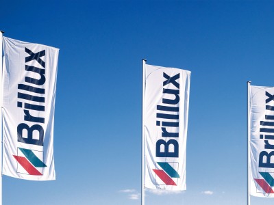 Brillux Fahnen im Wind