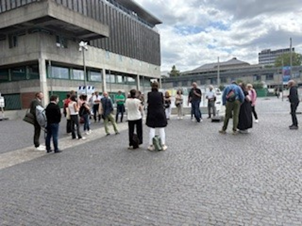 Menschen in der Stadt Stuttgart