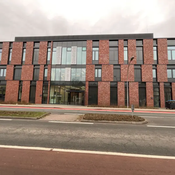 Campus Lingen in der Vorderansicht