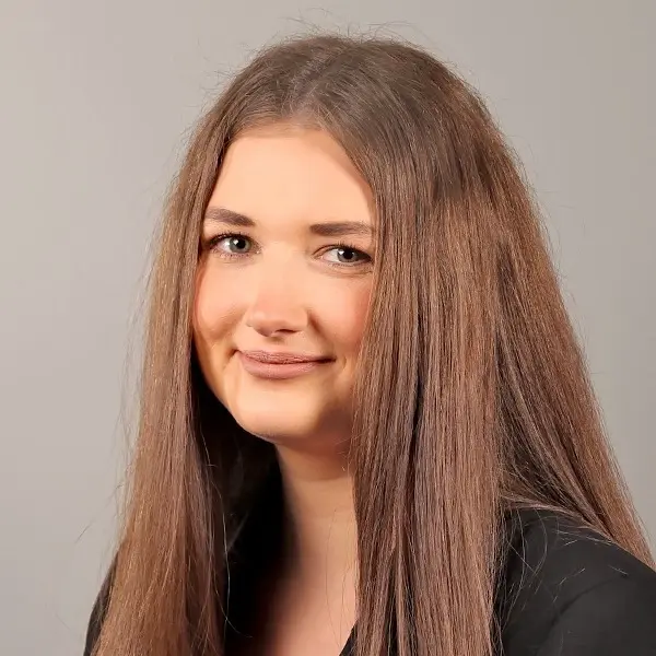 Eine junge Frau im Portrait