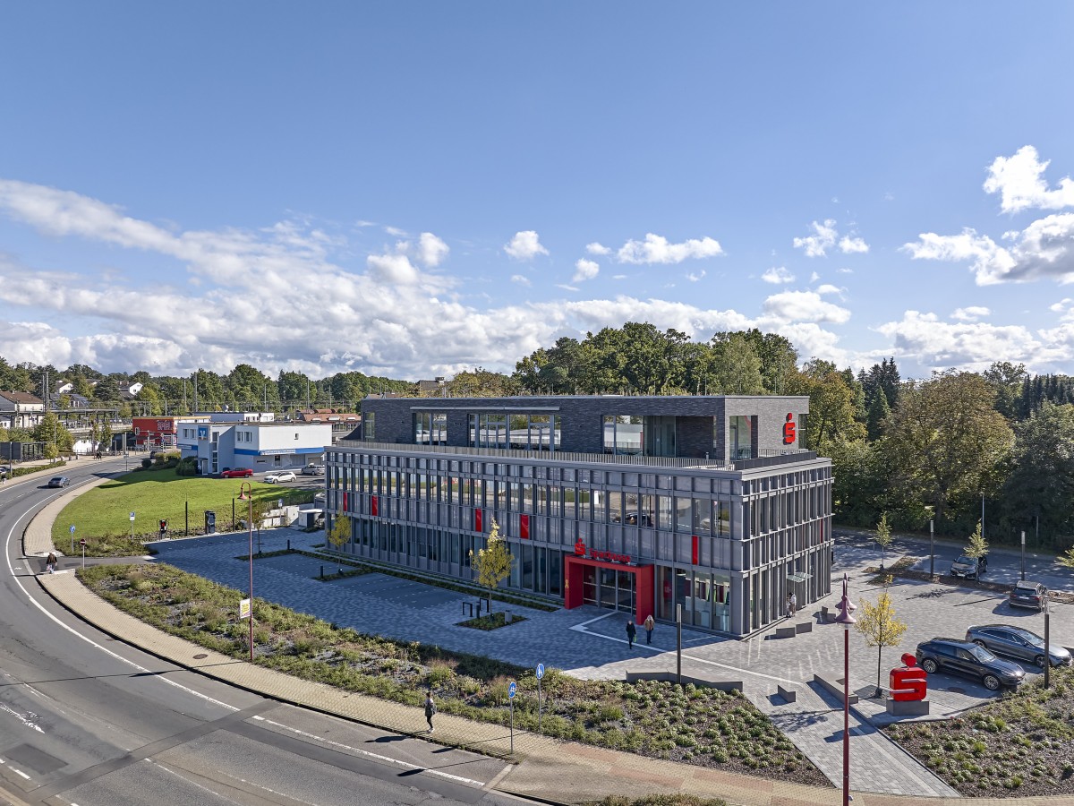 Sparkasse in Stadtallendorf Außenansicht